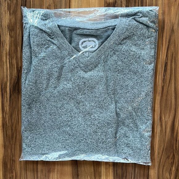 NEW Ecko Unlimited Mens Grey V Neck Tee - Picture 6 of 6